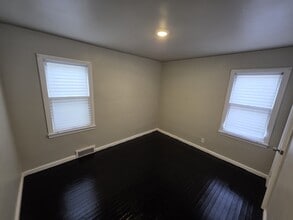 15825 Fairmount Dr in Detroit, MI - Building Photo - Building Photo