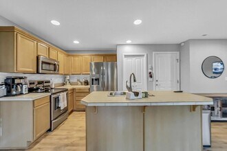 6951 Fresco Dr SE in Lacey, WA - Building Photo - Building Photo