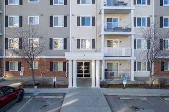 382V Country Village Ln NW in Calgary, AB - Building Photo - Building Photo