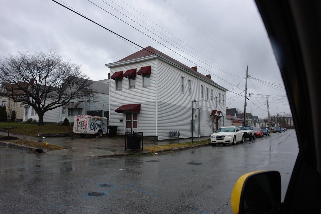 1000 Caldwell St in Louisville, KY - Foto de edificio