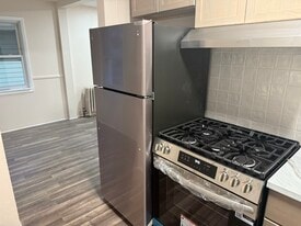 57 Vanderbilt Ave in Floral Park, NY - Building Photo