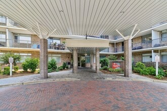 Wildwood Towers in Arlington, VA - Foto de edificio - Building Photo