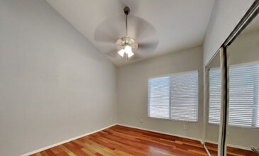 14622 S 43rd St in Phoenix, AZ - Foto de edificio - Building Photo