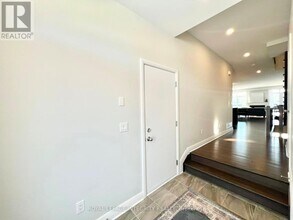 863 Moses Tennisco St in Ottawa, ON - Building Photo - Building Photo