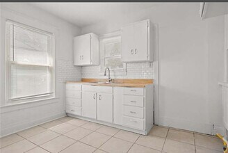 122 N White Ave, Unit Upper Level in Kansas City, MO - Building Photo - Building Photo