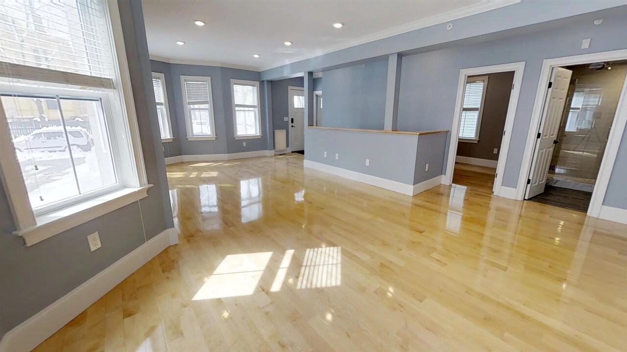 15 Orchard St, Unit 1 in Cambridge, MA - Building Photo