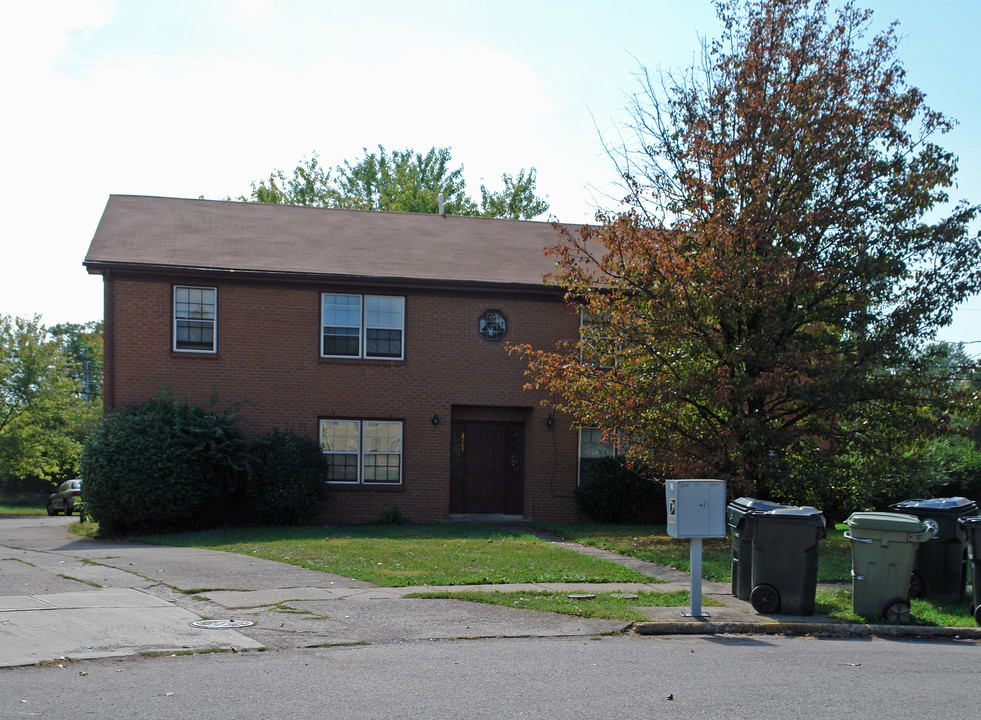 2901 Winter Garden in Lexington, KY - Building Photo