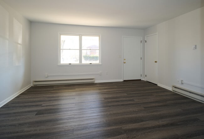 327 Strouse Ave in State College, PA - Building Photo - Building Photo