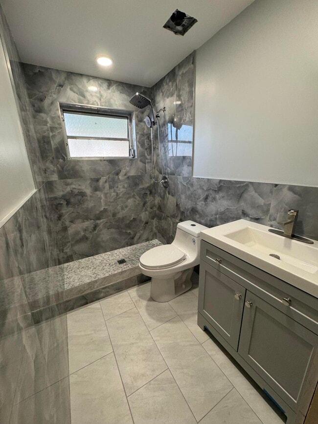 490 W 31st St in West Palm Beach, FL - Building Photo - Building Photo