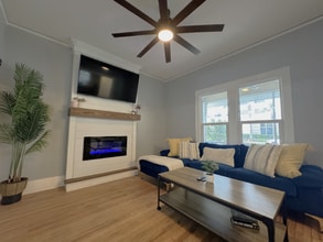 1051 7th Ave N in St. Petersburg, FL - Foto de edificio - Building Photo