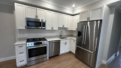 47 Englewood Ave, Unit 6 in Boston, MA - Foto de edificio - Building Photo