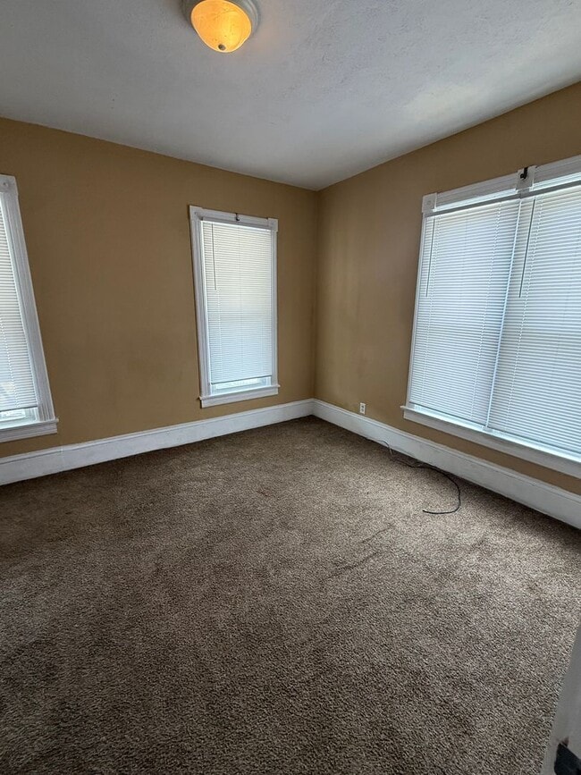 1303 E Jackson St in Springfield, IL - Building Photo - Building Photo