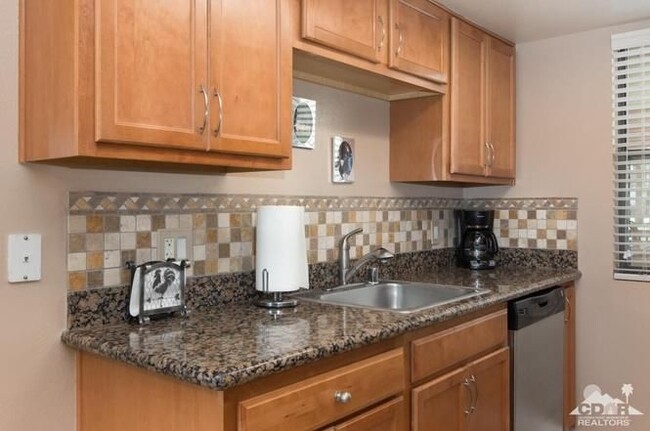 43376 Cook St in Palm Desert, CA - Building Photo - Building Photo