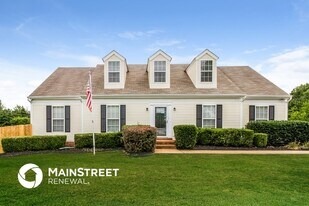 2800 Sutherland Dr in Thompson's Station, TN - Building Photo