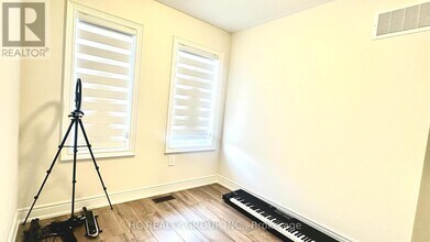 2852 Whites Rd in Pickering, ON - Building Photo - Building Photo