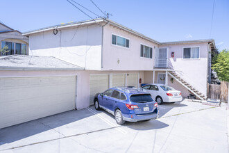 2109 Rockefeller Ln in Redondo Beach, CA - Building Photo - Building Photo