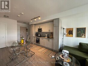 77 Mutual St in Toronto, ON - Building Photo - Building Photo