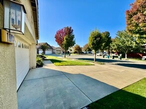1963 Westminster Dr in Yuba City, CA - Building Photo - Building Photo