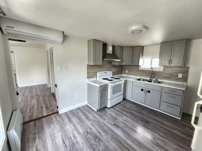property at 135 Market Pl