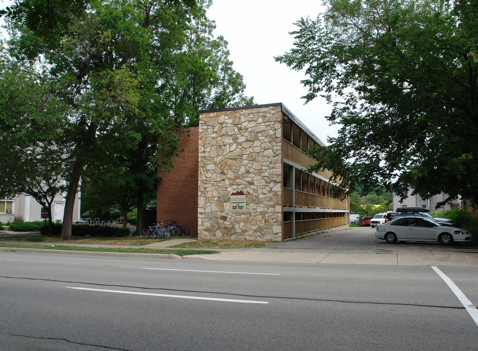 240 Michigan Ave in East Lansing, MI - Foto de edificio