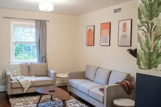 612 E Woodlawn Rd in Charlotte, NC - Foto de edificio - Building Photo