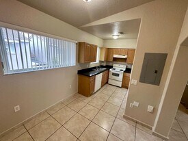 7103 NW 174th Terrace in Hialeah, FL - Building Photo