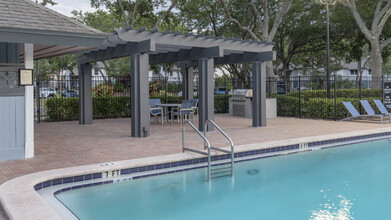 Lakeview at Palm Harbor in Palm Harbor, FL - Building Photo - Building Photo