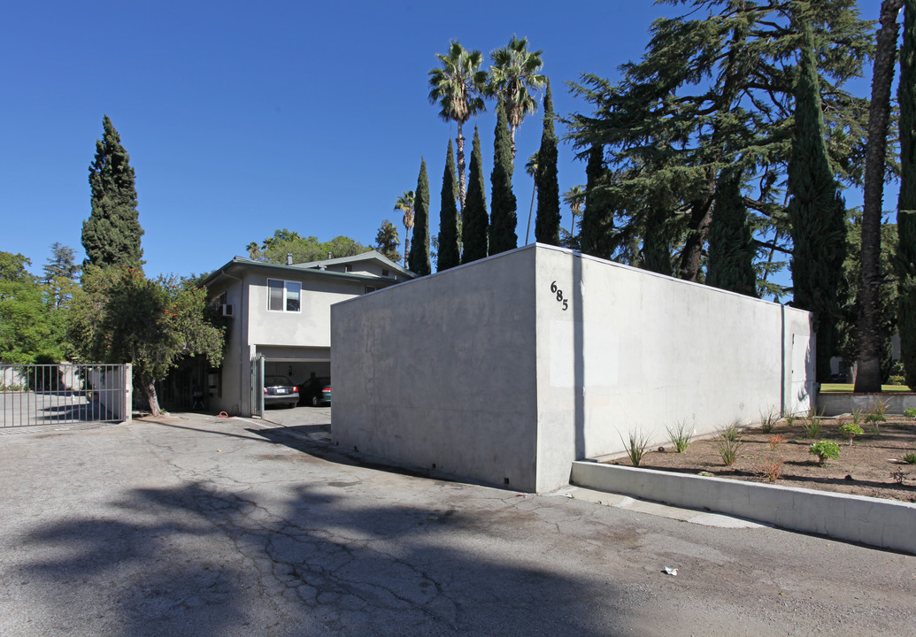 685 E Washington Blvd in Pasadena, CA - Building Photo