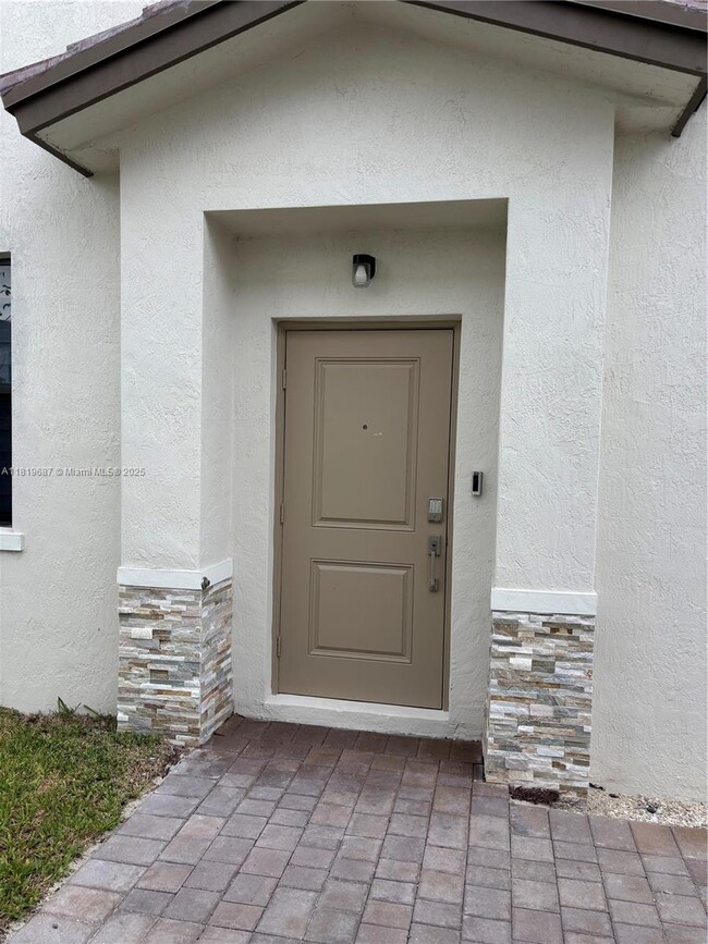 23086 SW 130th Ave in Miami, FL - Building Photo - Building Photo