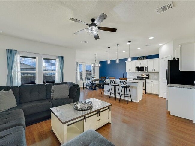 725 Pinnacle Dr in Georgetown, TX - Building Photo - Building Photo