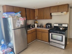 1809 Galilee Ave in Zion, IL - Foto de edificio - Building Photo