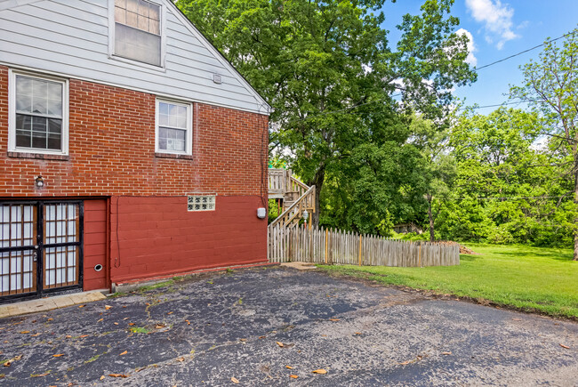 3504 Pleasant Valley Rd, Unit 2 in Nashville, TN - Building Photo - Building Photo