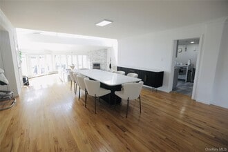 4488 Merrick Rd in Massapequa, NY - Building Photo - Building Photo