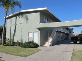 9301 San Miguel Ave in South Gate, CA - Foto de edificio - Building Photo