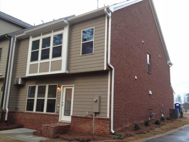 2100 Greencrest Cir in Milton, GA - Building Photo - Building Photo