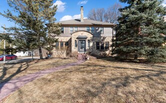 6324 W Wells St in Wauwatosa, WI - Building Photo