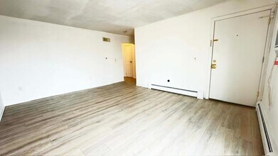 2200 Paterson Plank Rd in North Bergen, NJ - Building Photo - Building Photo