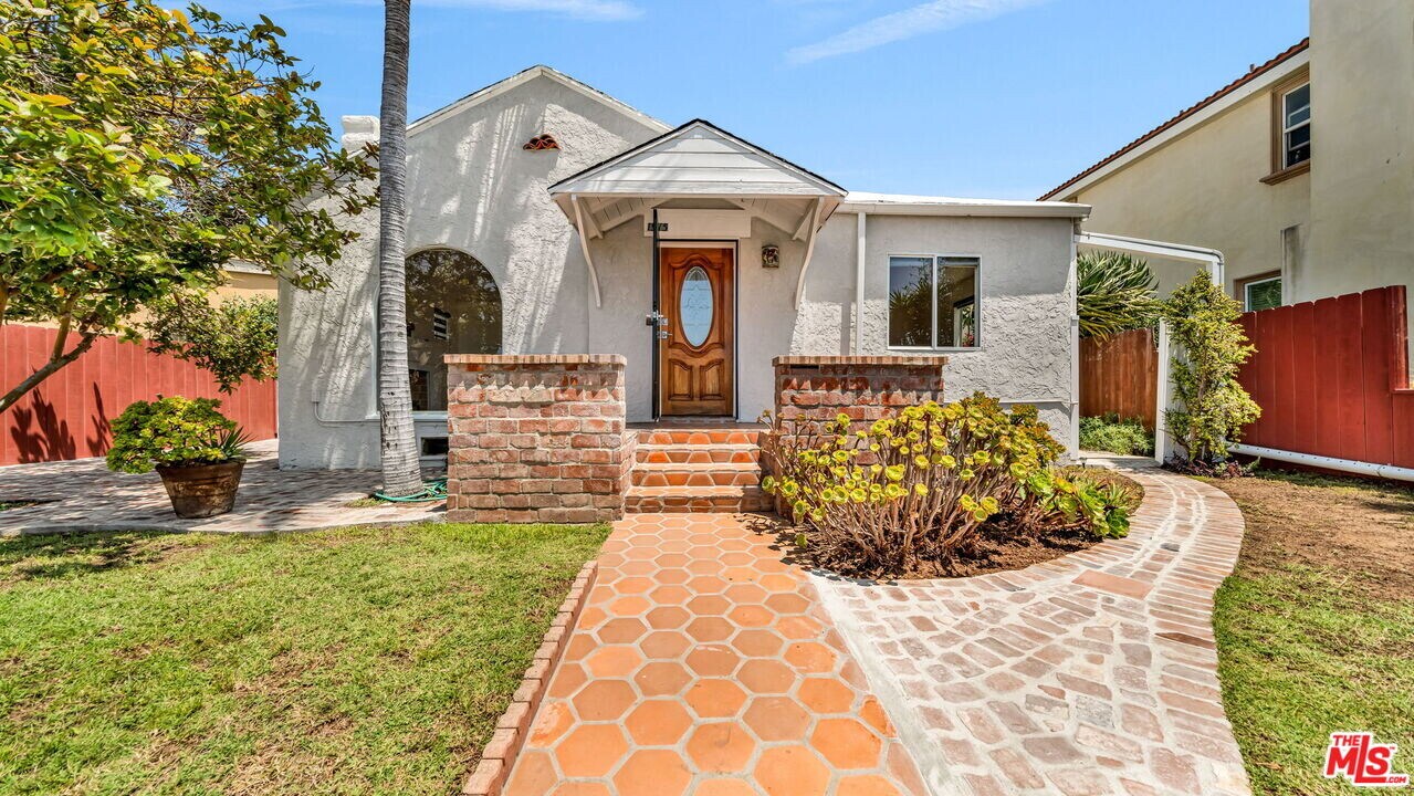 1915 12th St in Santa Monica, CA - Building Photo