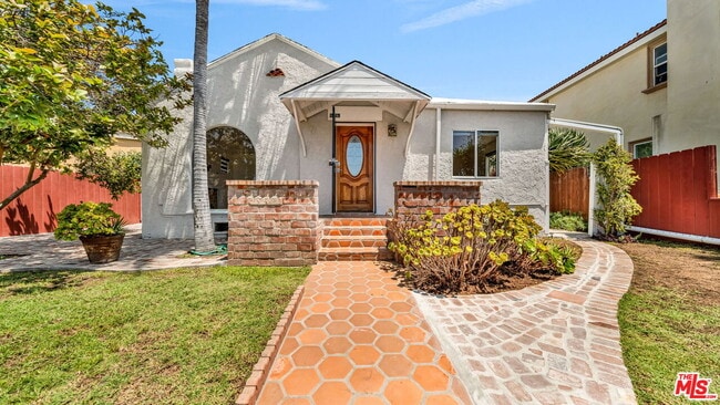property at 1915 12th St