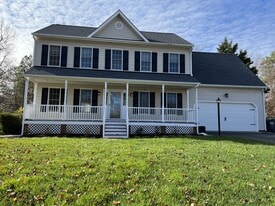 618 McCauliff Dr in North Chesterfield, VA - Building Photo