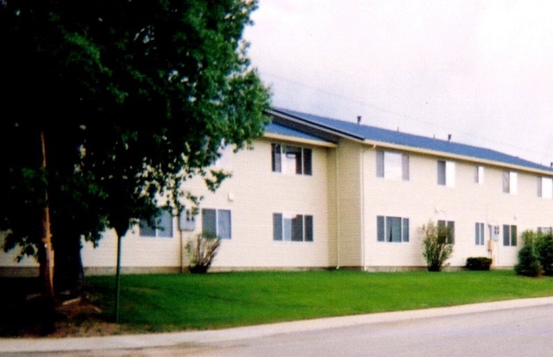 Bitter Creek Apartments in Rawlins, WY - Building Photo