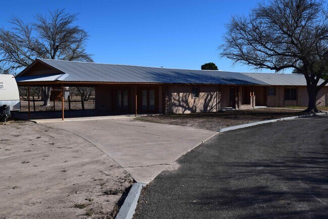 453 Stampede Creek Rd in Del Rio, TX - Building Photo - Building Photo