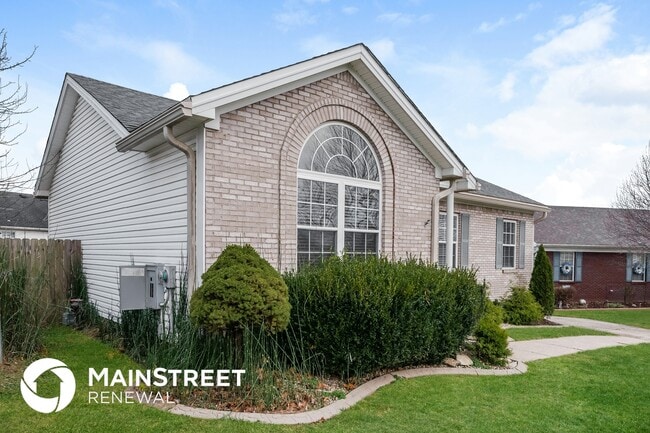 6712 Leverett Ln in Louisville, KY - Building Photo - Building Photo
