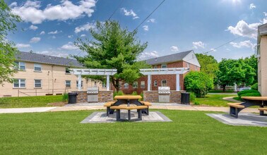 The Arbors At Franklin in Somerset, NJ - Building Photo - Building Photo