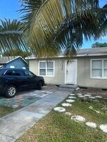 626 S Pine St in Lake Worth Beach, FL - Building Photo