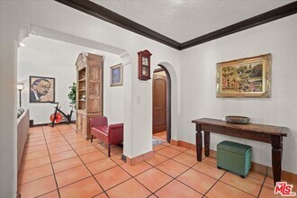 6119 Del Valle Dr in Los Angeles, CA - Building Photo - Building Photo