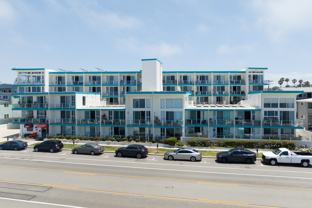 Sea Haven Resort Apartments in Redondo Beach, CA - Building Photo