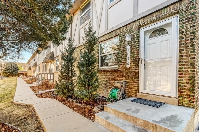 5046 E Hinsdale Pl in Centennial, CO - Building Photo - Building Photo