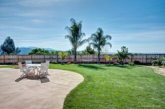 1988 Rainbow Glen in Fallbrook, CA - Building Photo - Building Photo