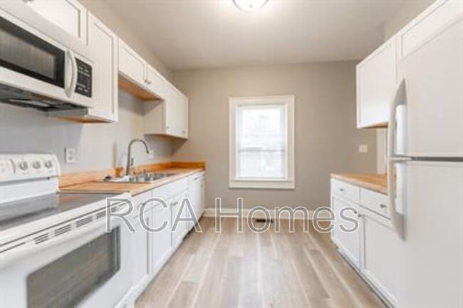 property at 1113 N Oxford St